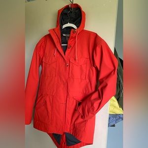 Mtn Hardware | cherry red rain coat Med | W’s